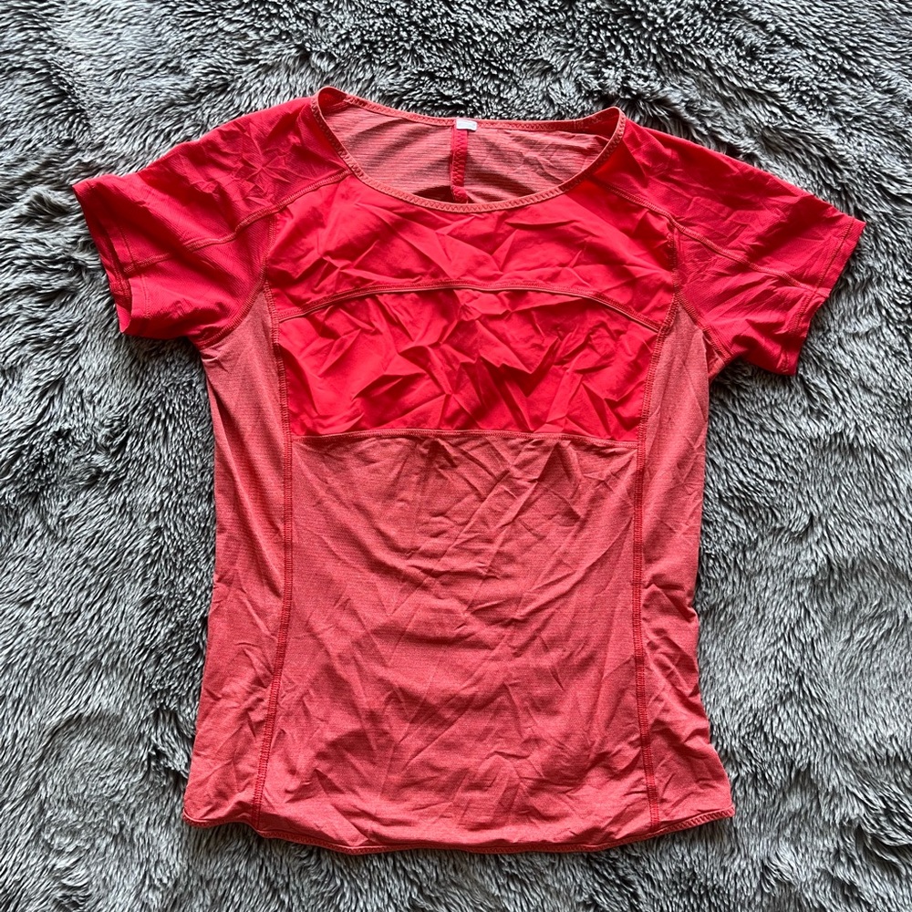 ✨2/25✨Lululemon Run Fast Coral Tee